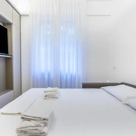 Via Tadino- Centrale 2pax Wi-fi Apartamento